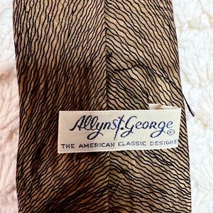 This is a super cool Thai old fashion but nice.